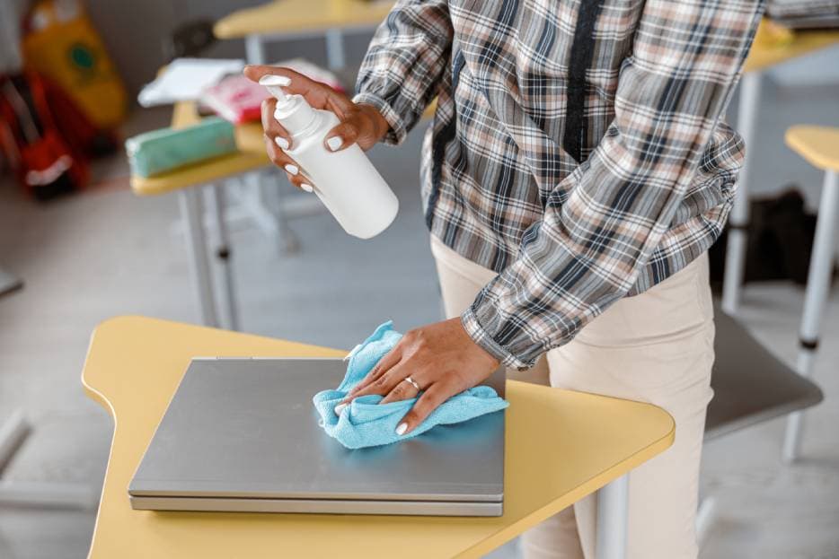 Importancia de la limpieza ecológica en instituciones educativas