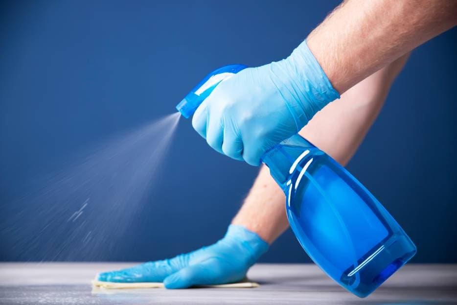 Protocolos clave para la limpieza de bancos